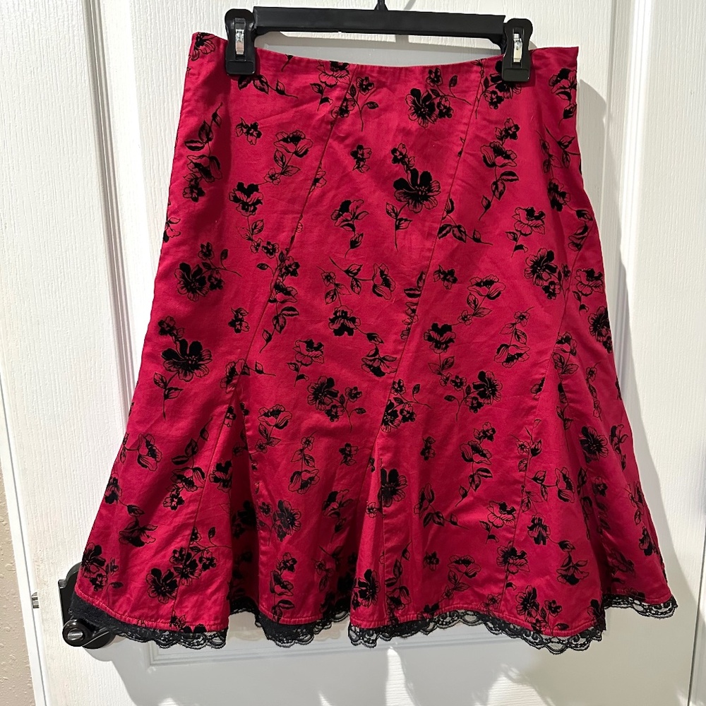 Intuitions Red and Black Floral Print Fit and Flare Skirt with Lace Hem